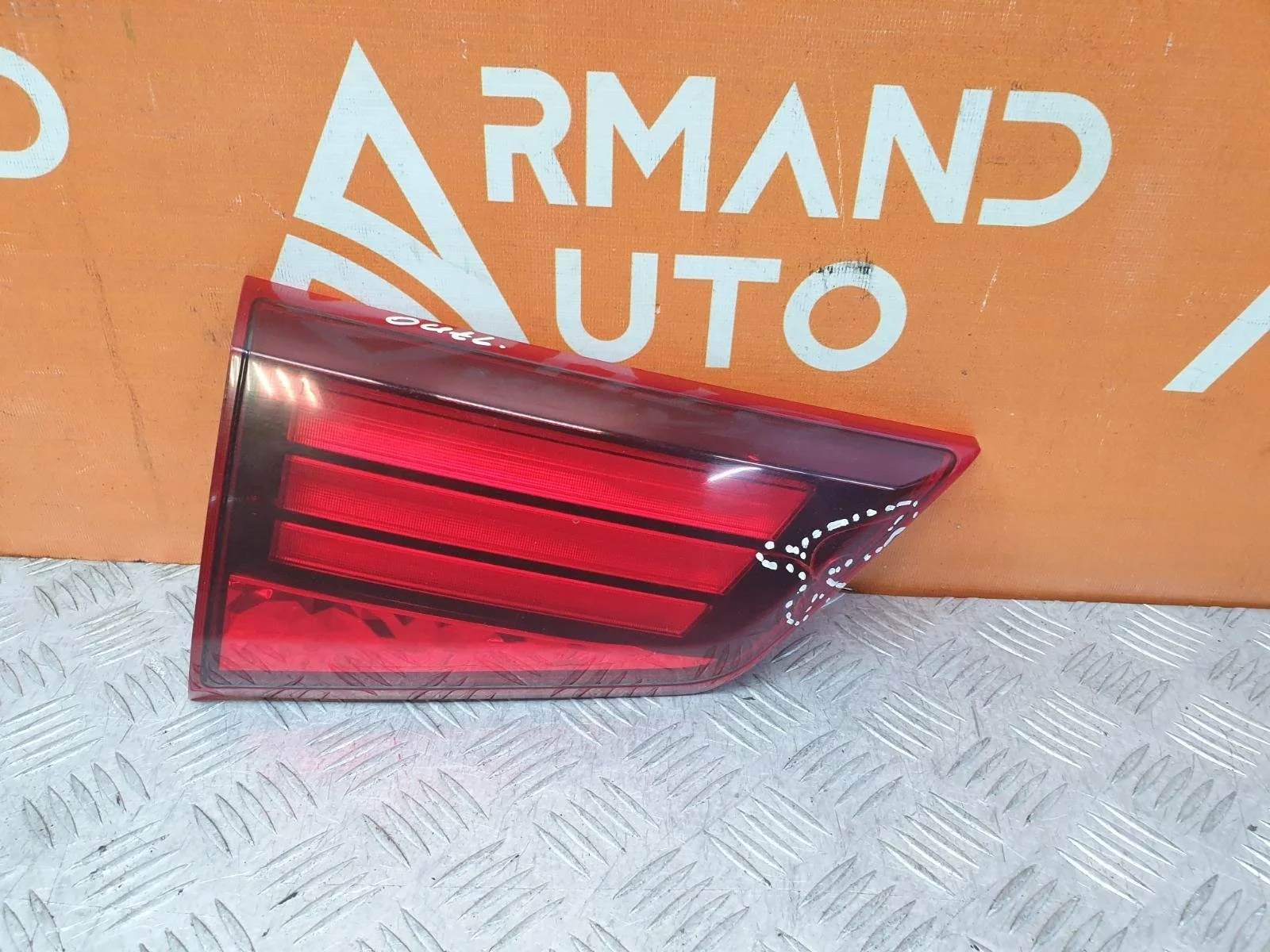 Фонарь внутренний Mitsubishi Outlander 2015-нв 3