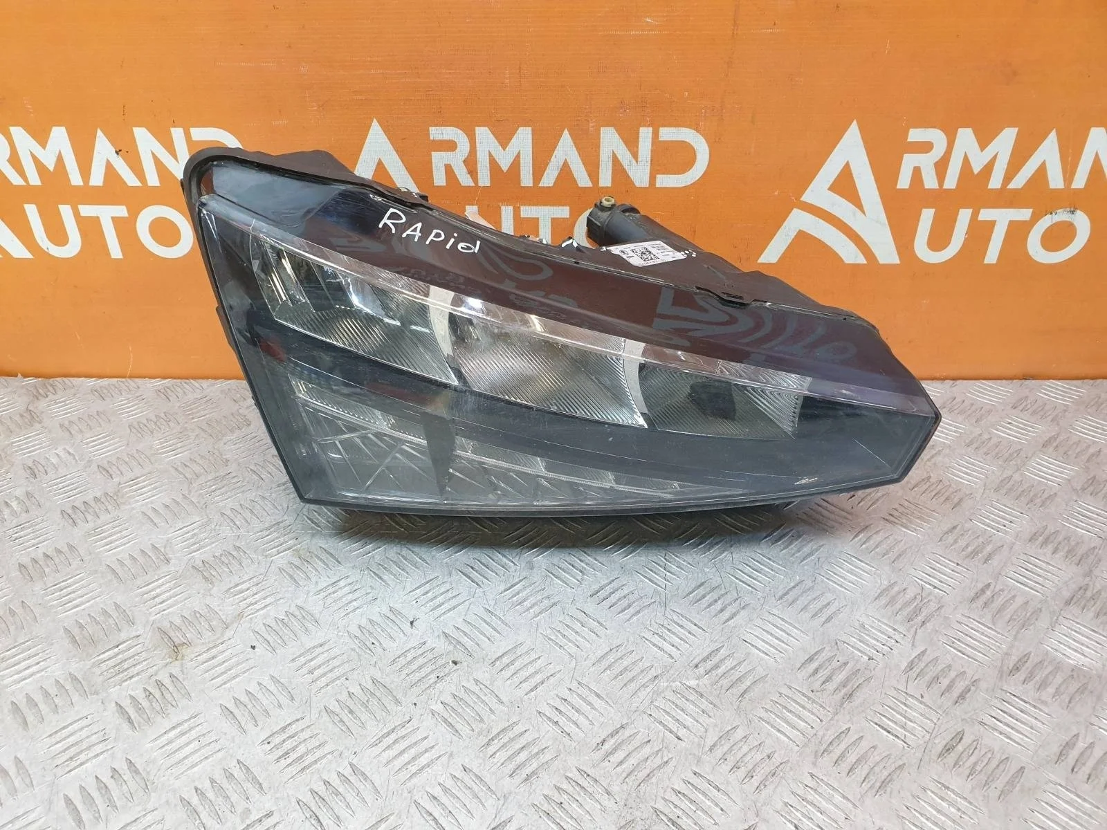 Фара Skoda Rapid 2020-нв