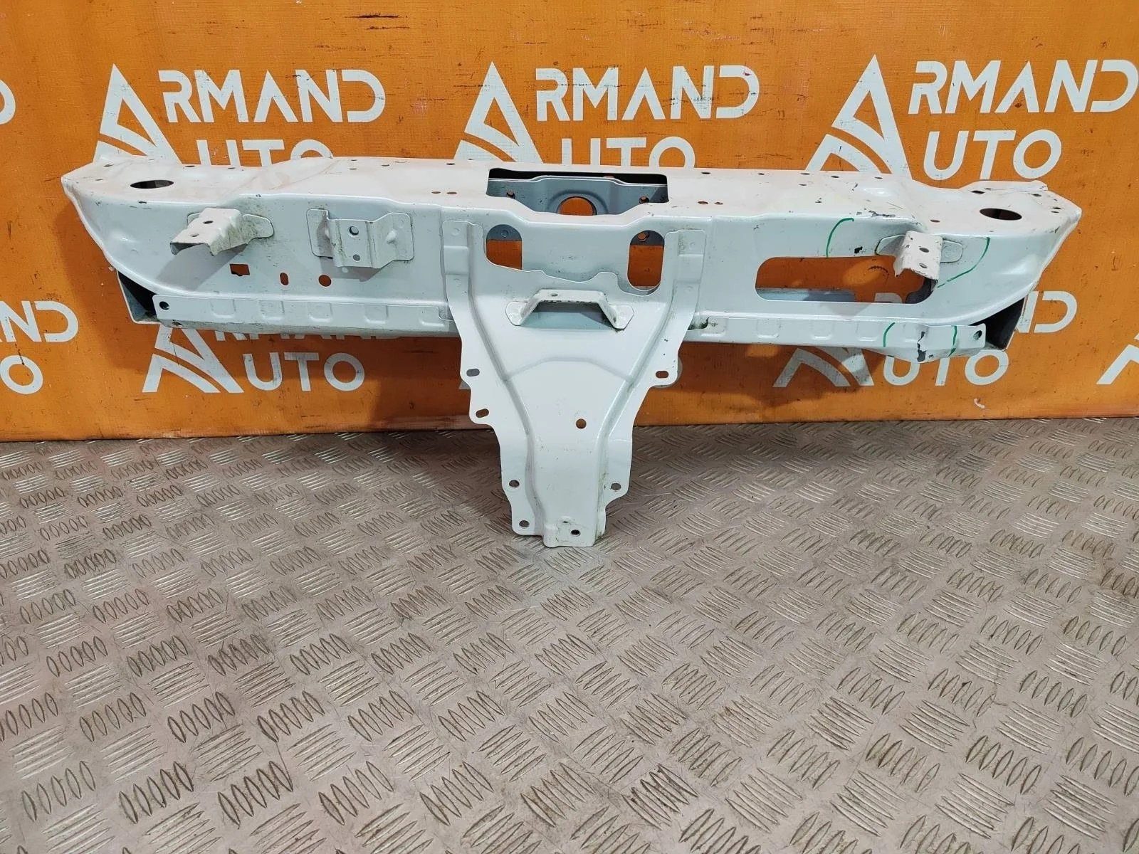 Панель передняя (суппорт радиатора) верхняя Mitsubishi ASX 2010-2020 GA0