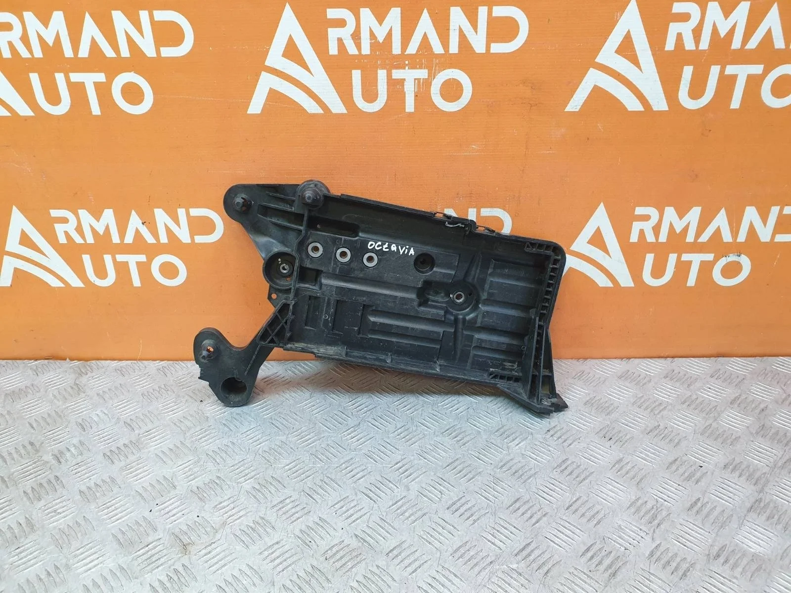 Площадка акб Skoda Octavia 2013-2017 A7 (5E)