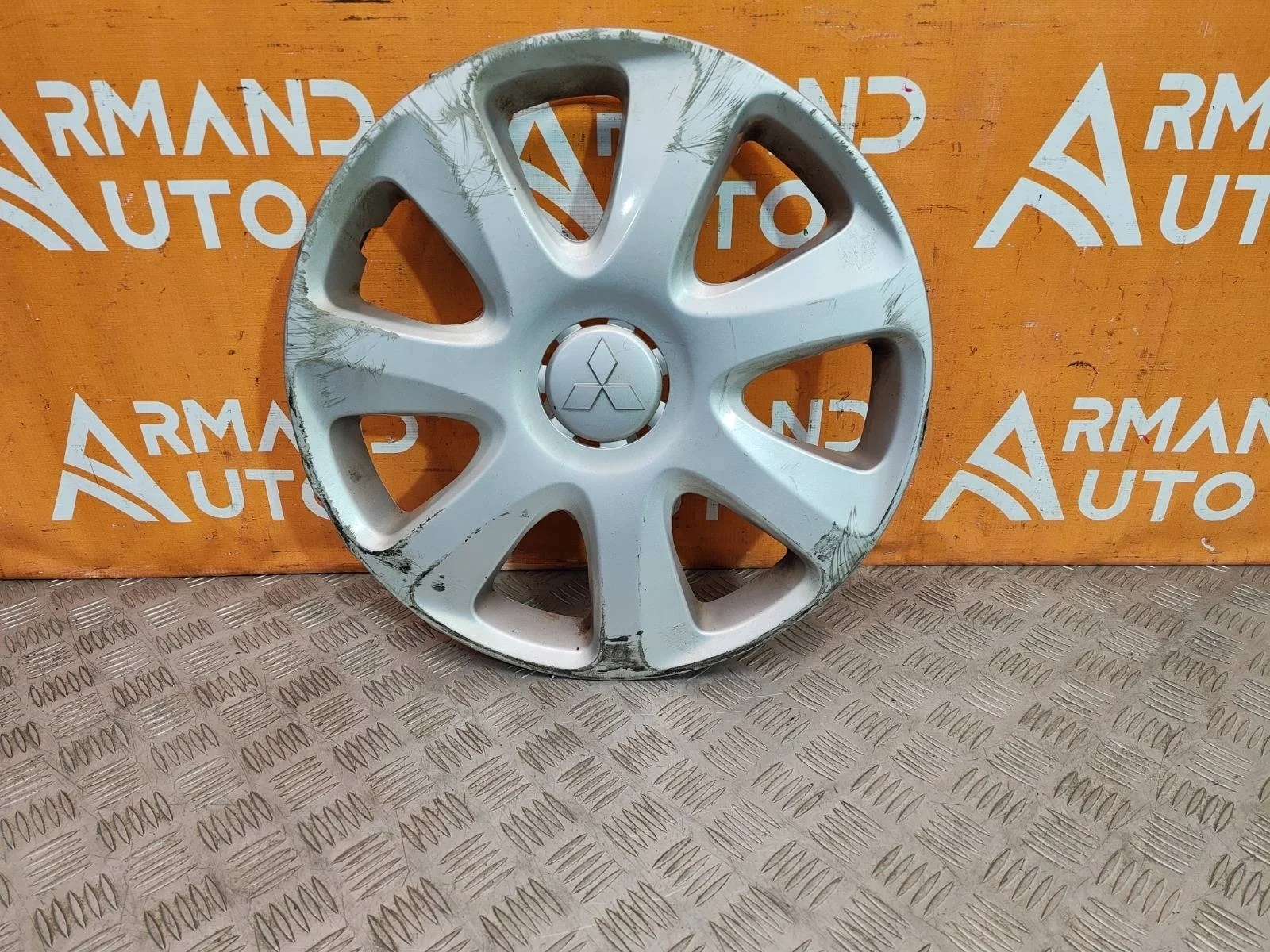 Колпак Mitsubishi Outlander 3