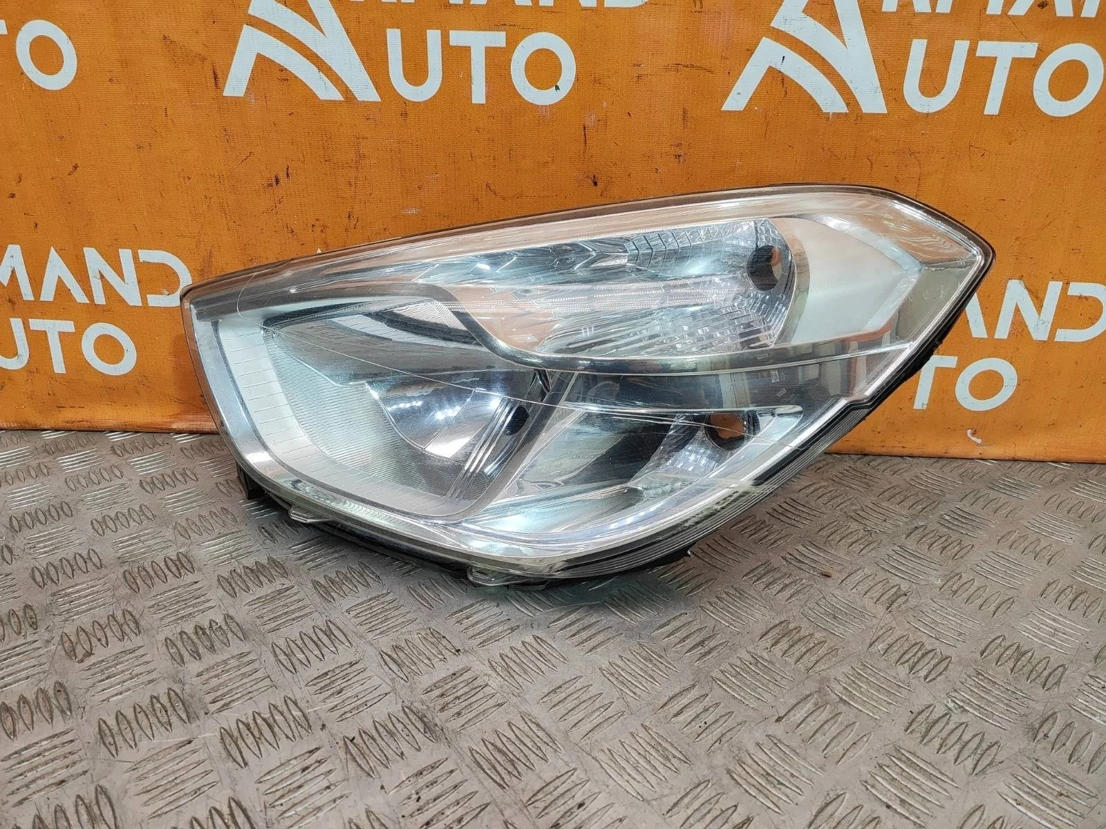 Фара Renault Dokker 2012-нв