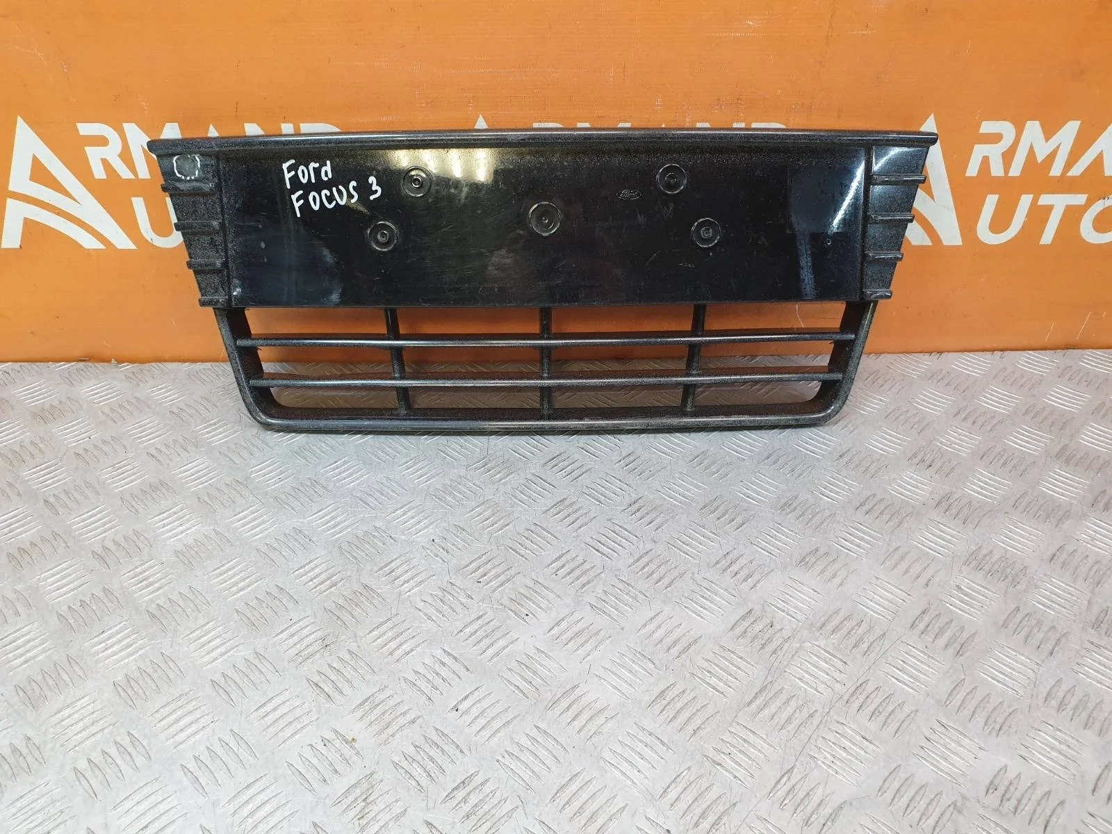 Решетка бампера Ford Focus 2011-2015 3