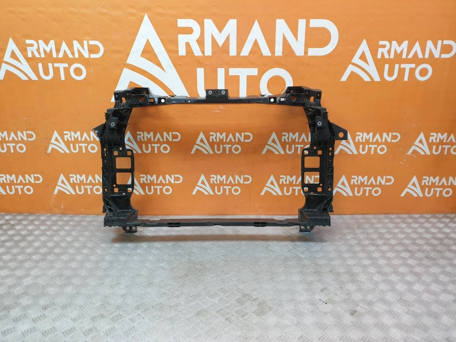 Панель передняя (суппорт радиатора) Audi Q7 2015-2020 4M