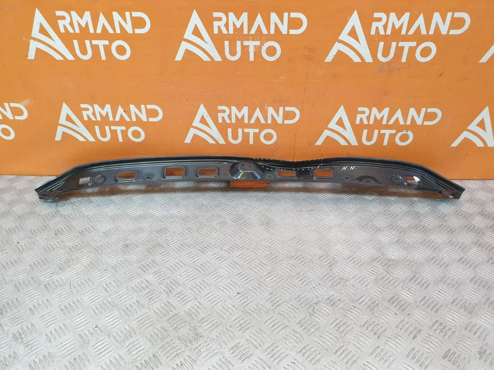 Усилитель бампера верхний Toyota Land Cruiser 2015-2021 200