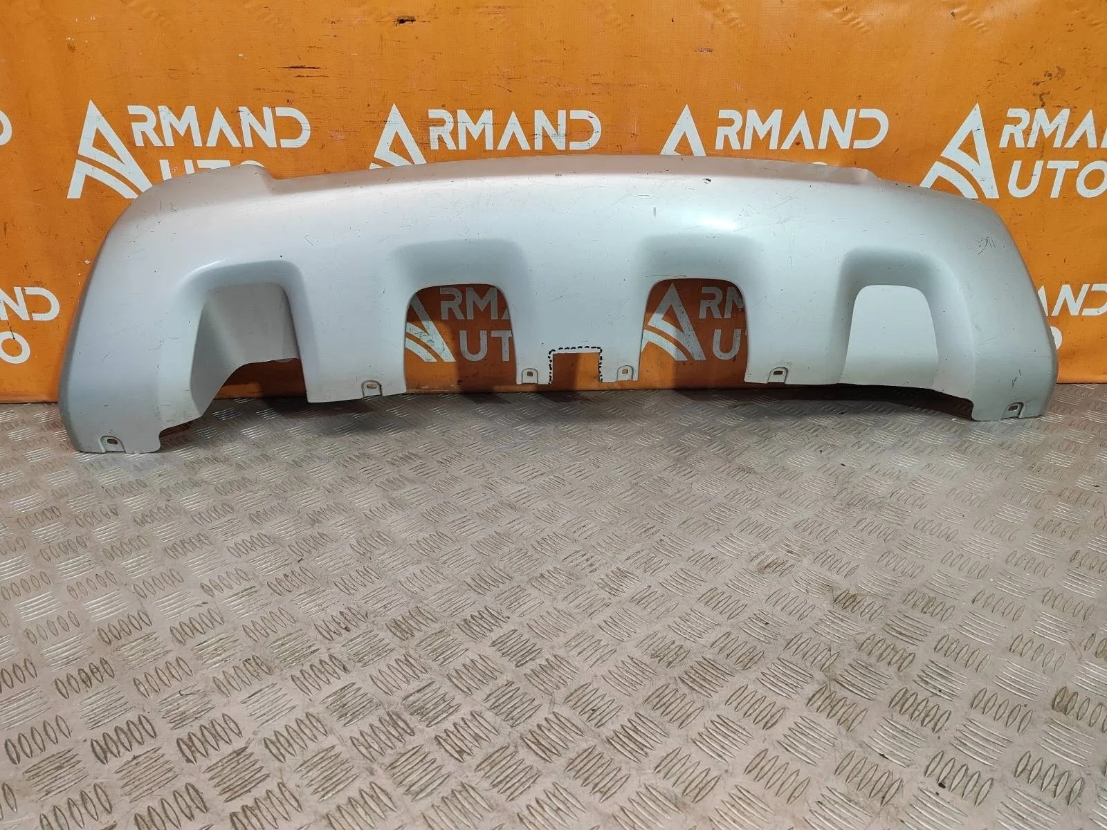 Накладка бампера Renault Duster 2015-2021