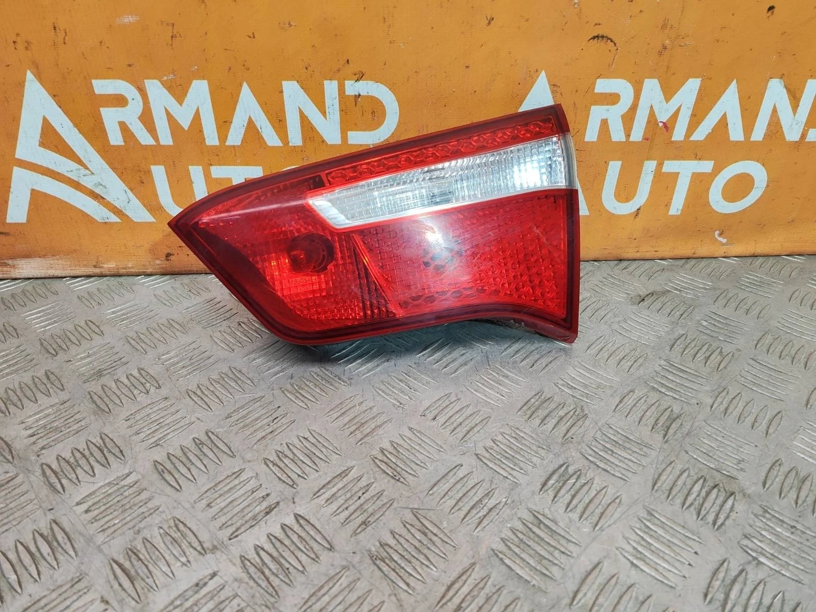 Фонарь внутренний Kia Rio 2011-2015 3 QB