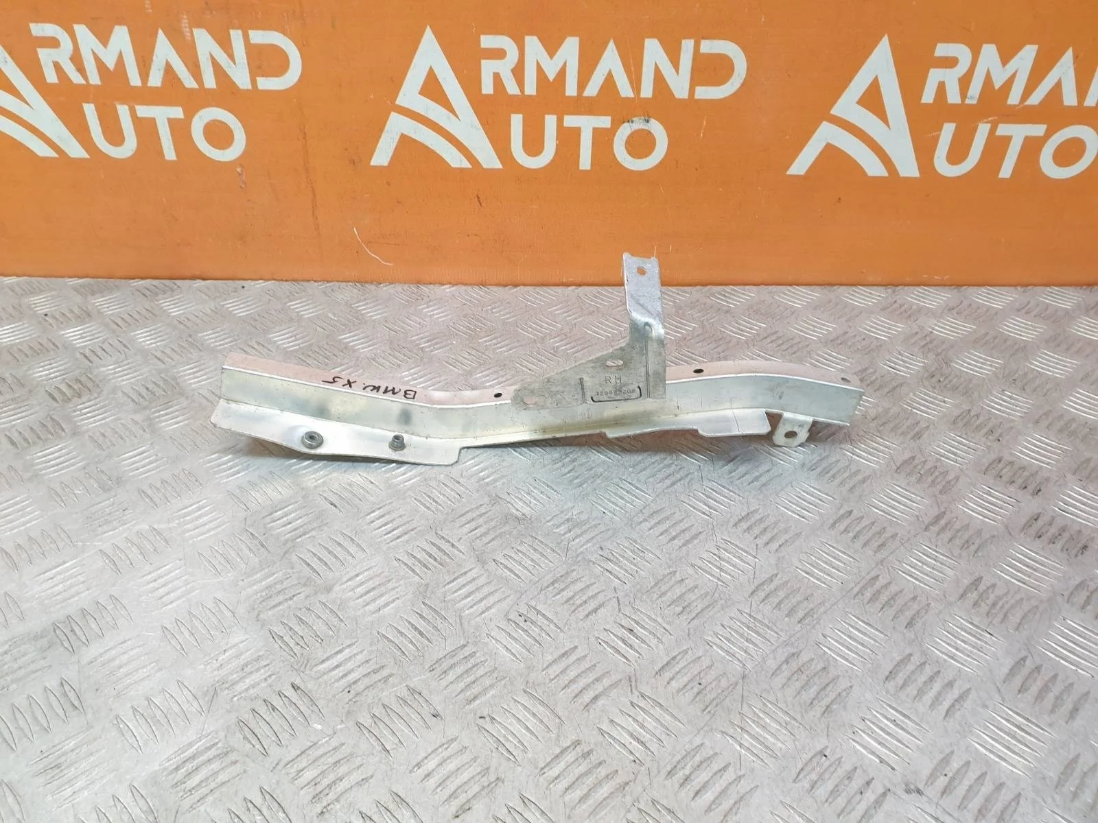 Кронштейн фары BMW X5 2013-2018 F15