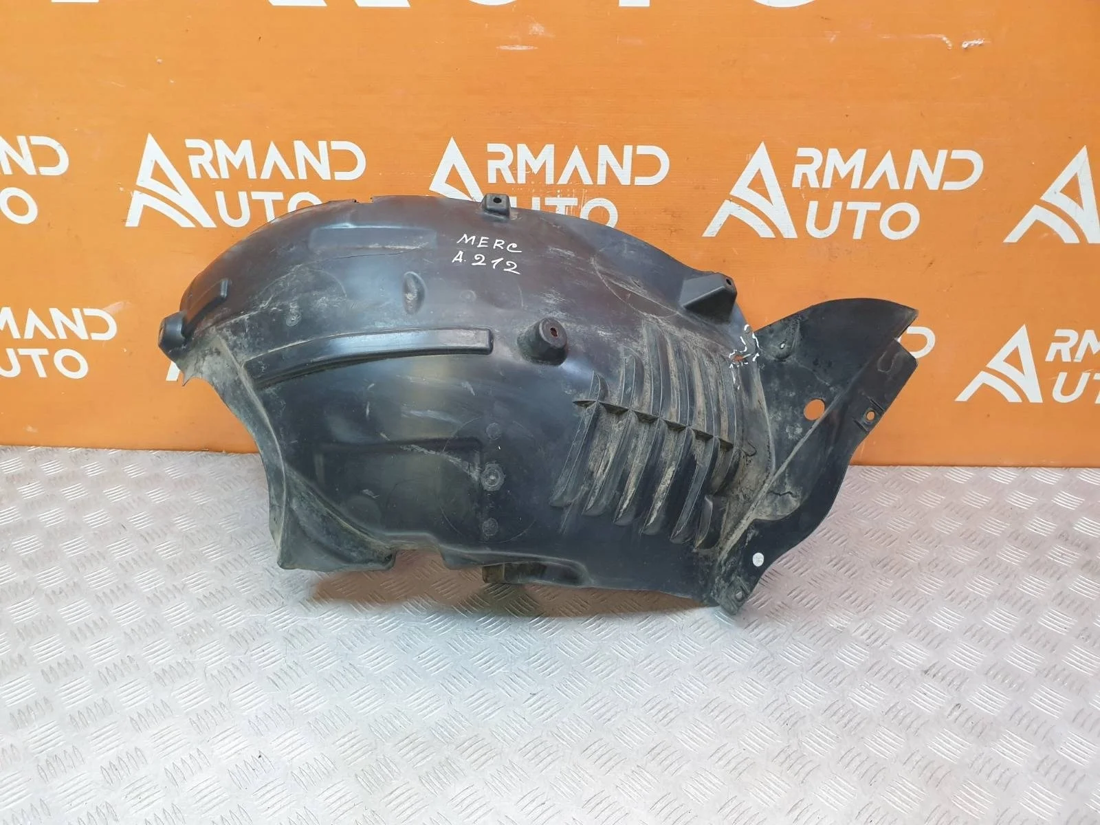 Подкрылок Mercedes -Class 2013-2016 W212