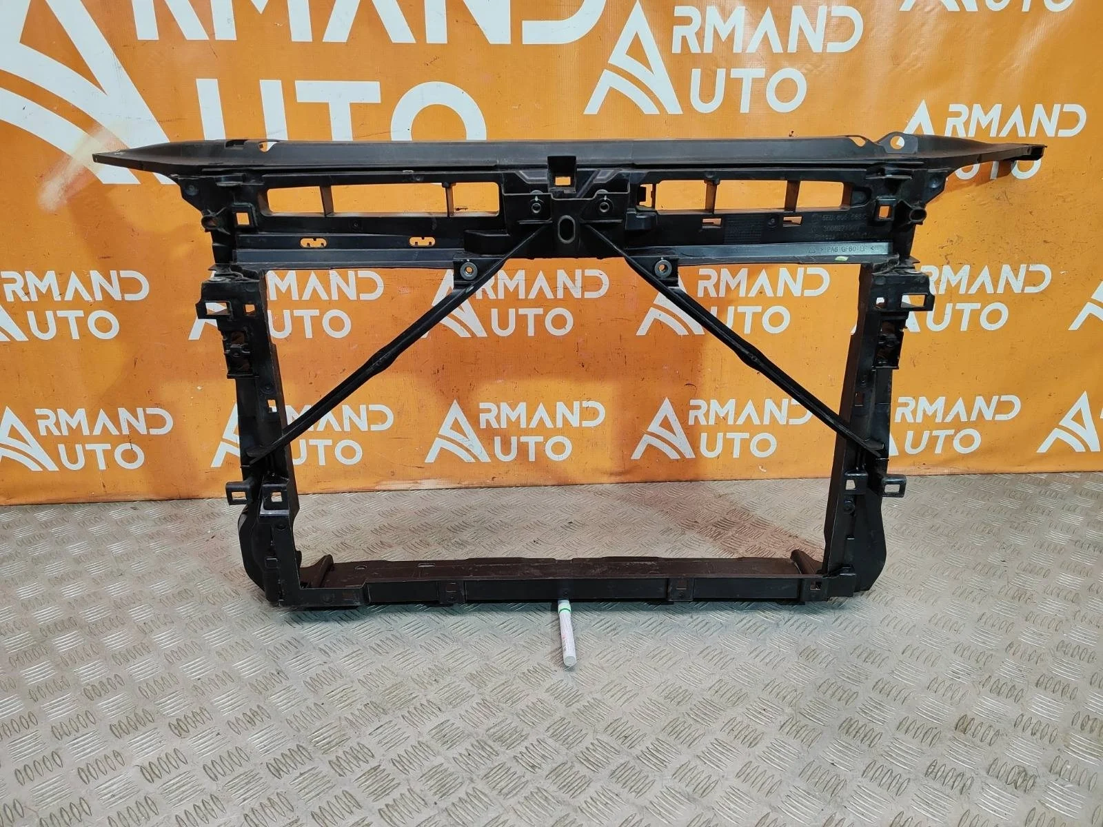 Панель передняя (суппорт радиатора) Skoda Octavia 2013-2020 A7 (5E)