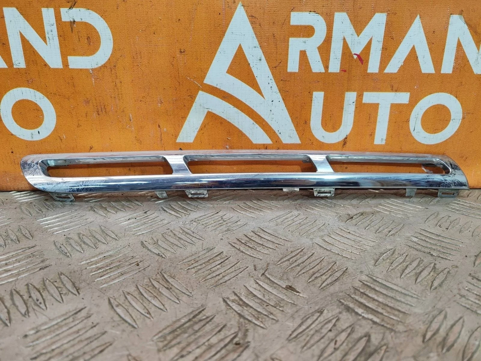 Накладка решетки радиатора верхняя Mercedes GL GLS-Class 2015-2019 X166