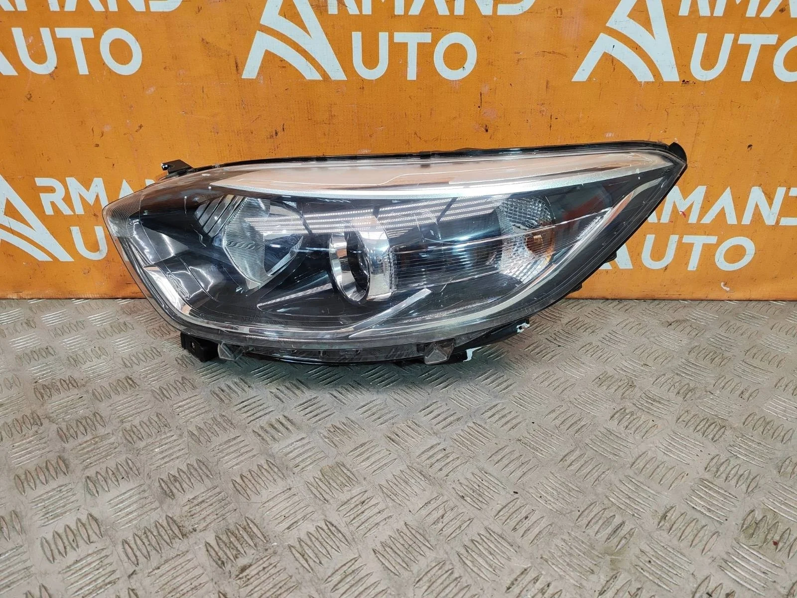 Фара Renault Kaptur 2016-нв