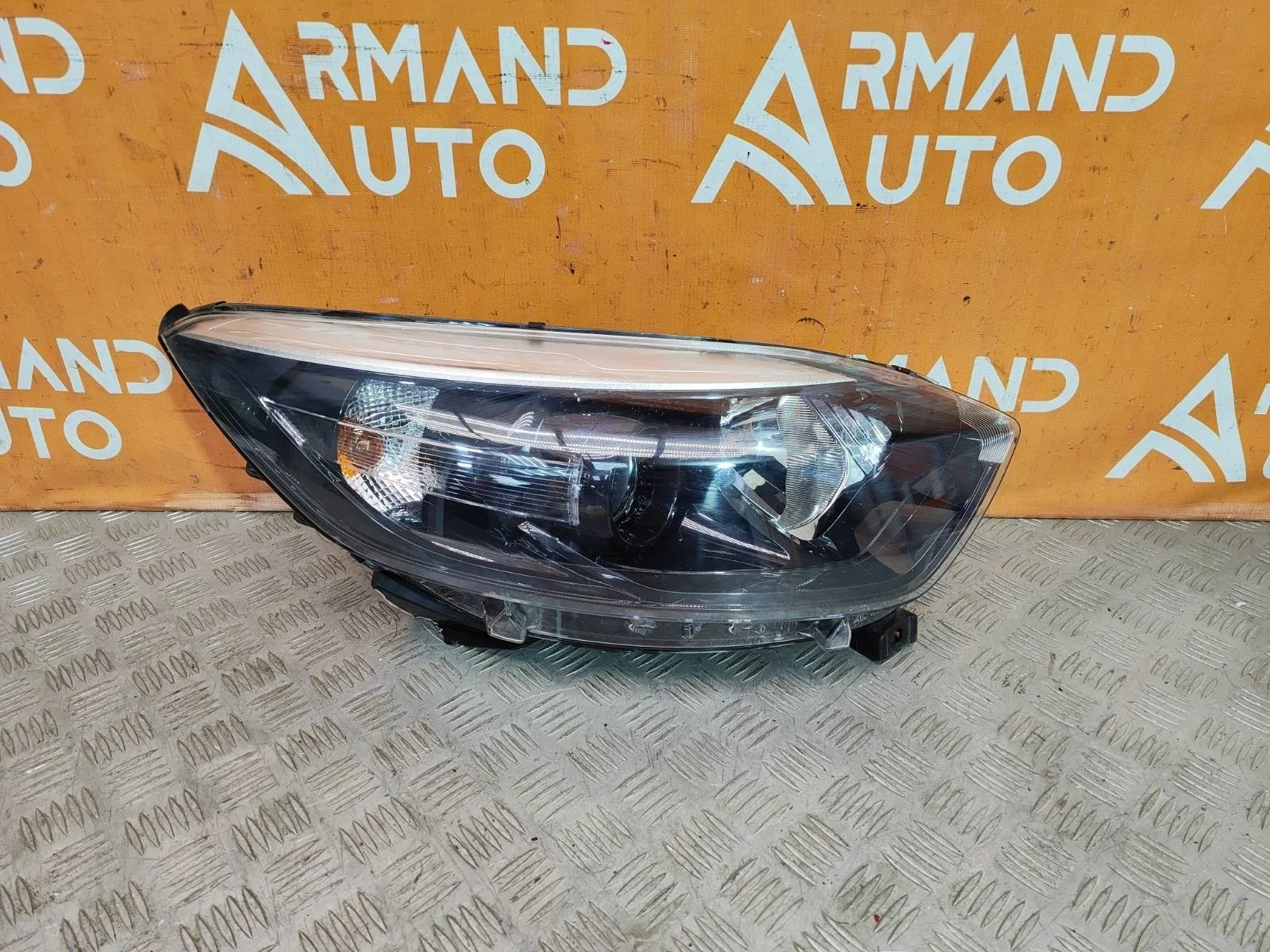 Фара Renault Kaptur 2016-нв
