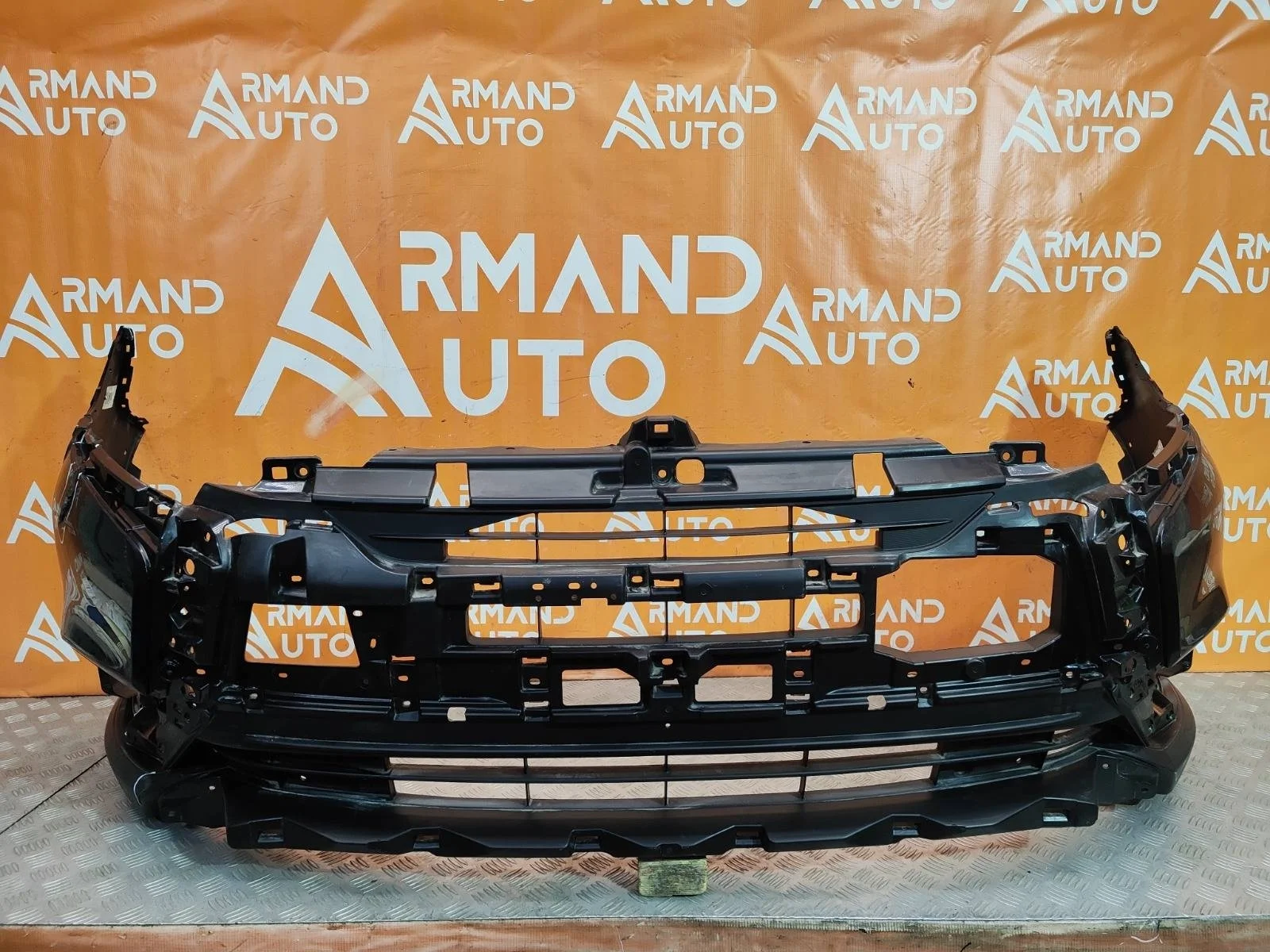 Бампер Mitsubishi Outlander 2018-нв 3