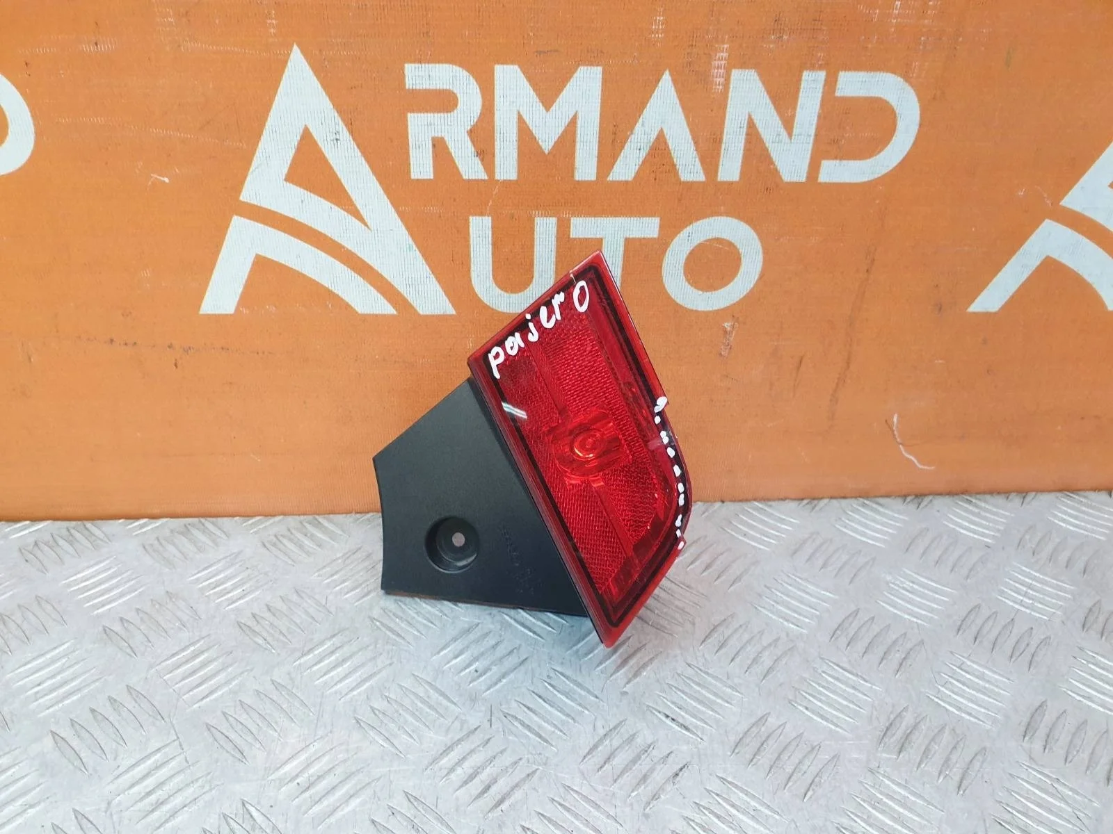 Фонарь противотуманный Mitsubishi Pajero Sport 2015-2021 3