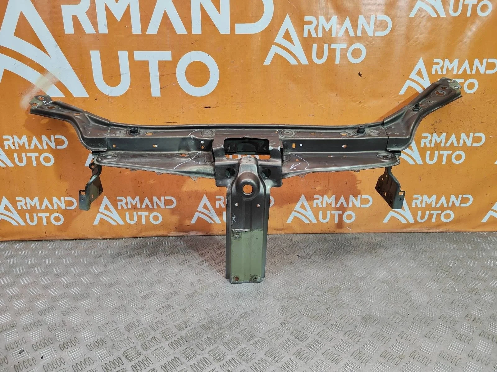 Панель передняя (суппорт радиатора) Renault Logan 2012-2022