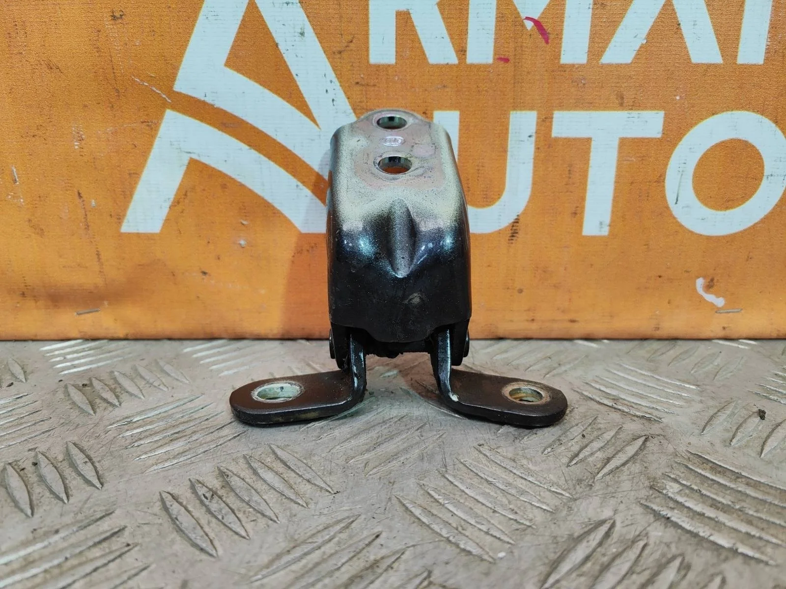 Петля двери нижняя Hyundai Solaris 2017-нв