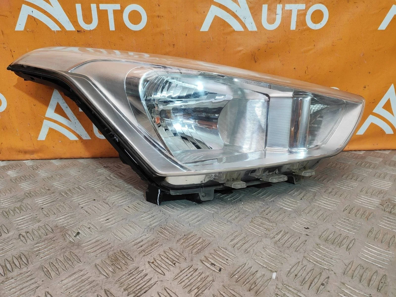 Фара Hyundai Creta 2016-2021
