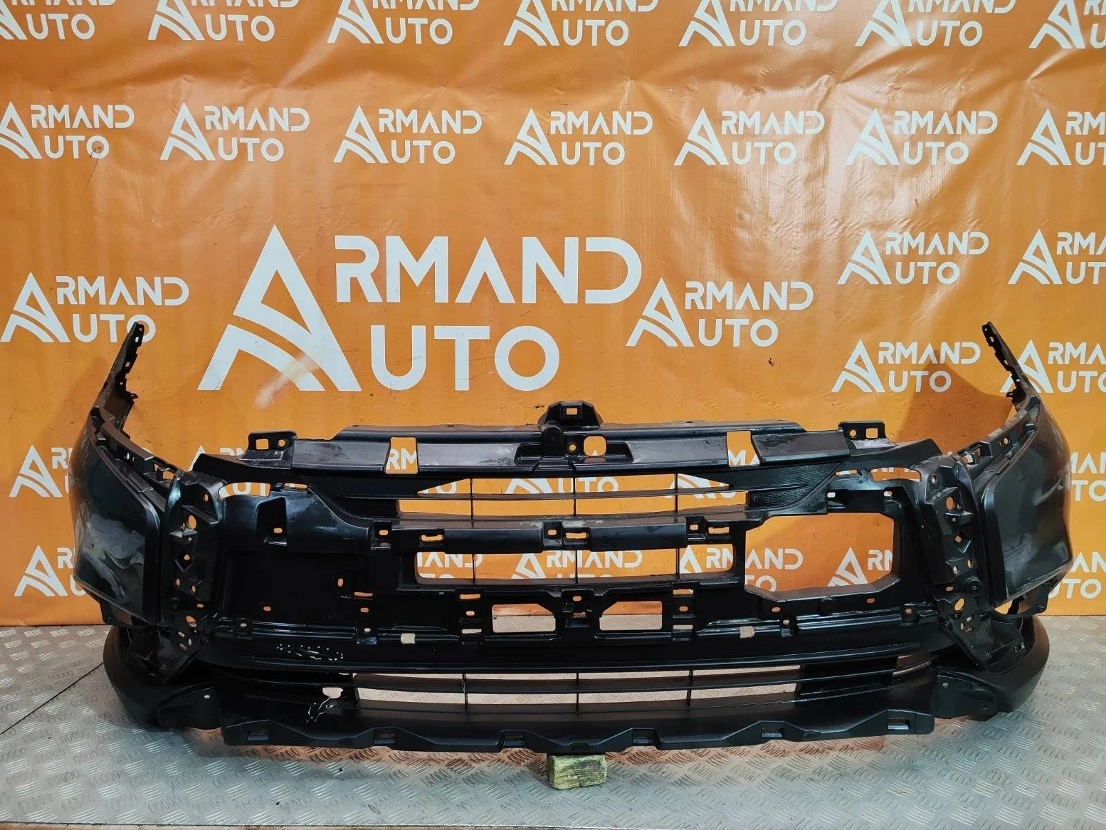 Бампер Mitsubishi Outlander 2015-2018 3