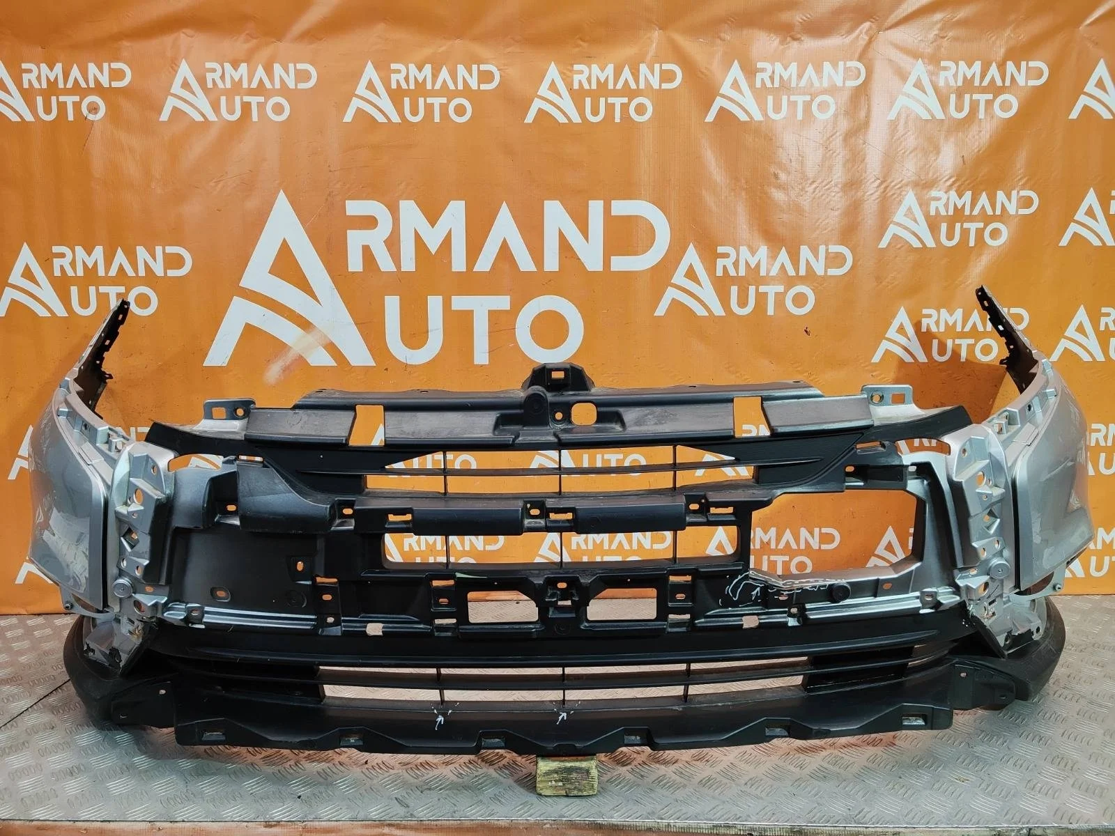 Бампер Mitsubishi Outlander 2015-2018 3