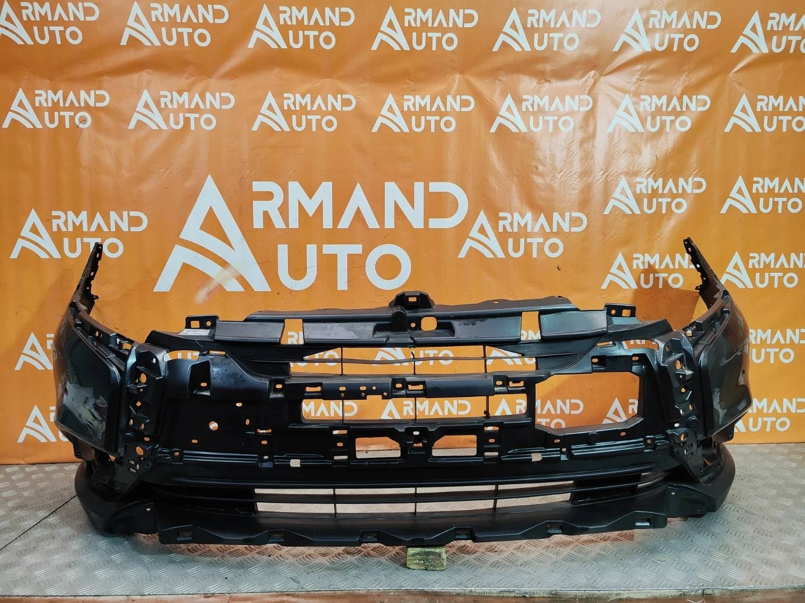 Бампер Mitsubishi Outlander 2015-2018 3