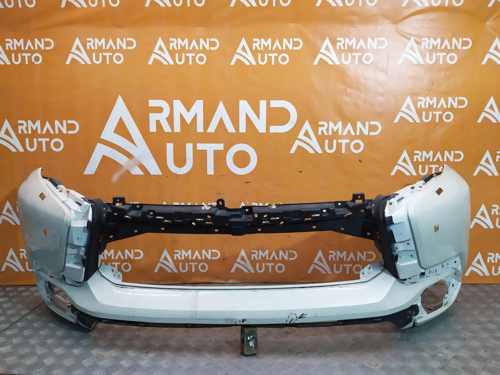 Бампер Mitsubishi Pajero Sport 2015-2021 3