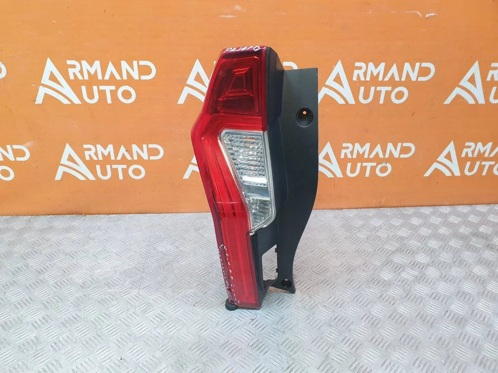 Фонарь Mitsubishi Pajero Sport 2015-2021 3