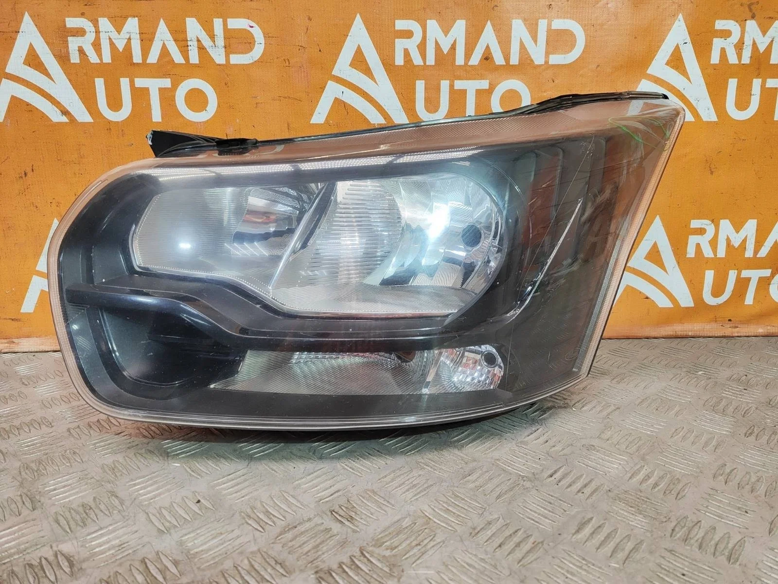 Фара Ford Transit 2014-нв 7 TTG