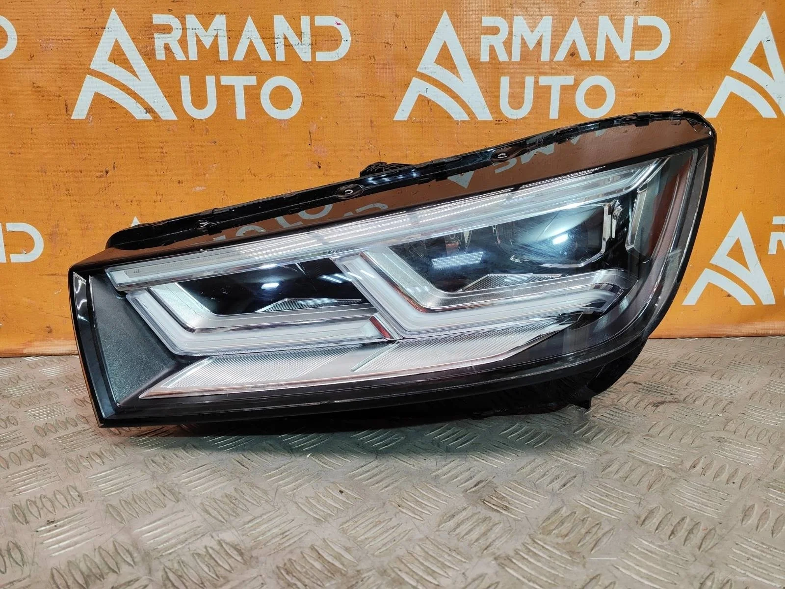 Фара Audi Q5 2017-2020 FY