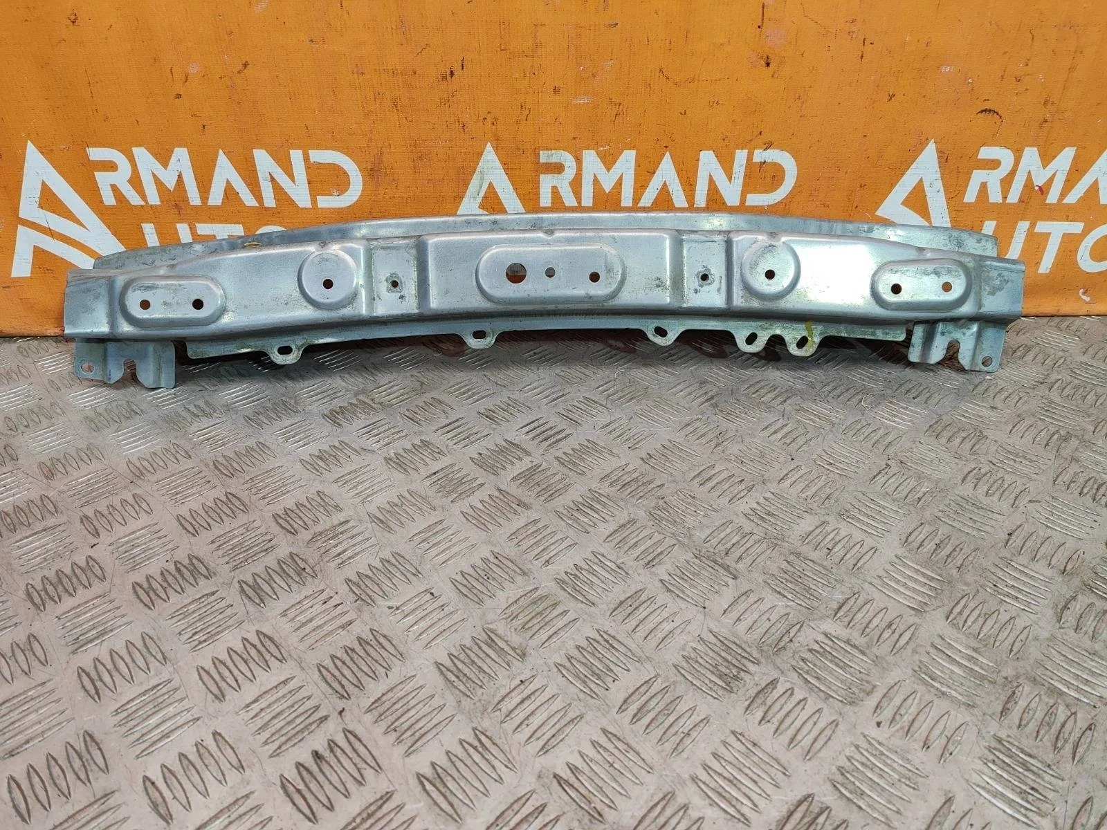 Усилитель бампера верхний Mitsubishi Outlander 2015-нв 3