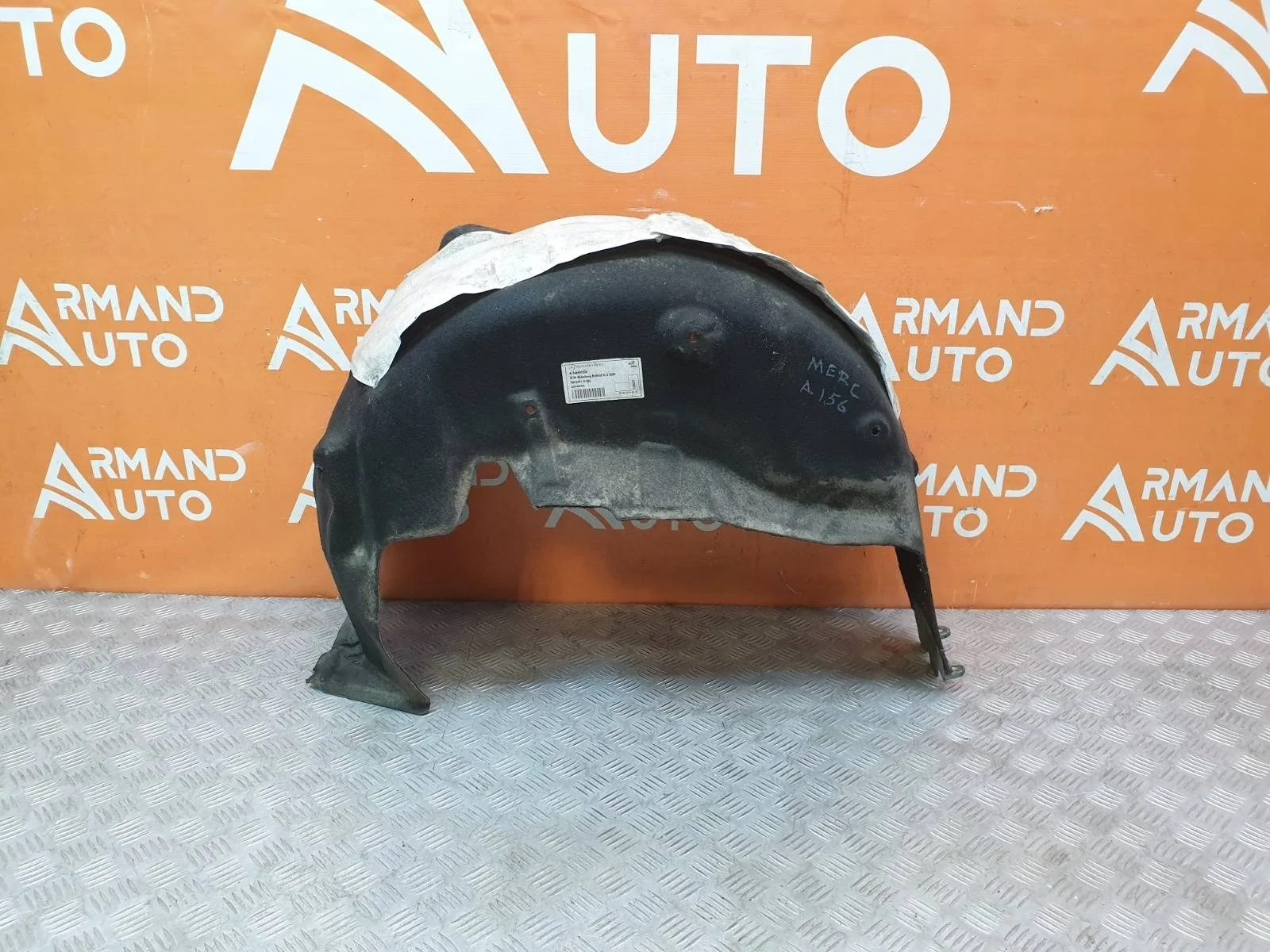 Подкрылок Mercedes GLA-Class 2017-2020 X156