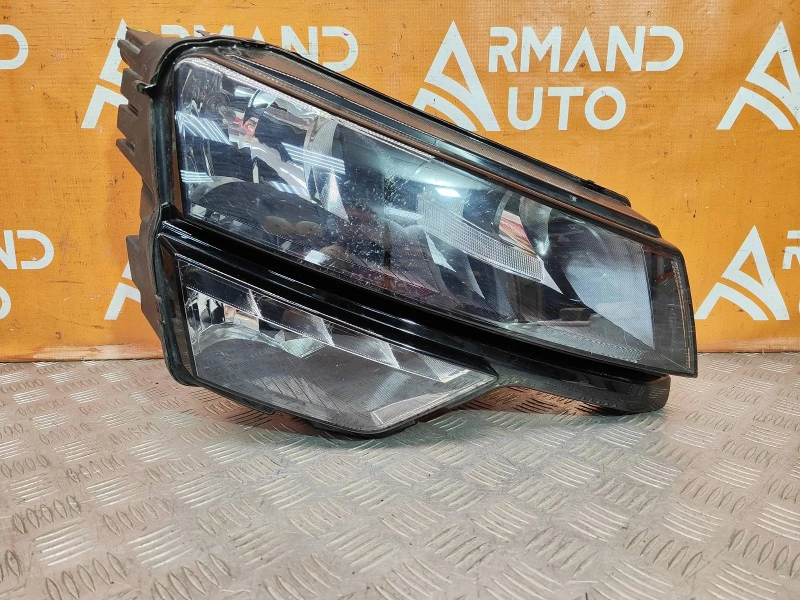 Фара Skoda Karoq 2017-нв