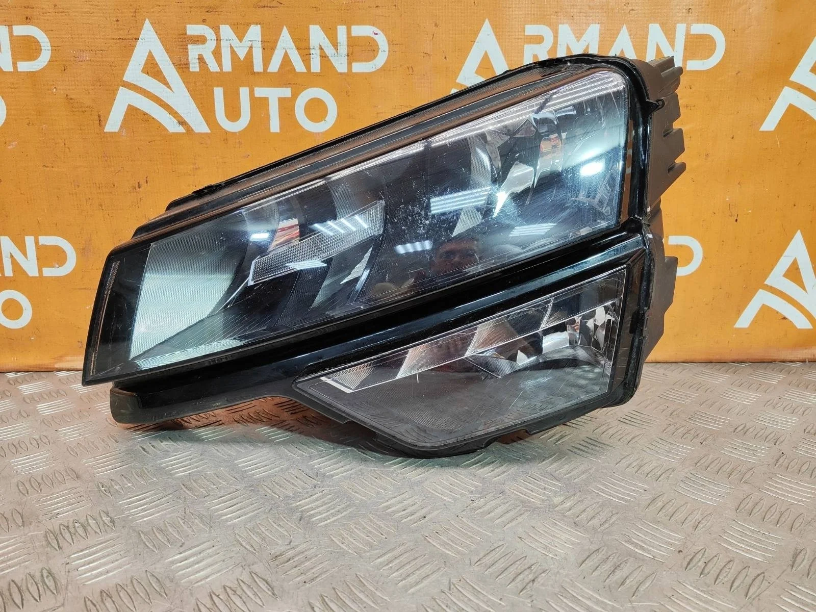 Фара Skoda Karoq 2017-нв