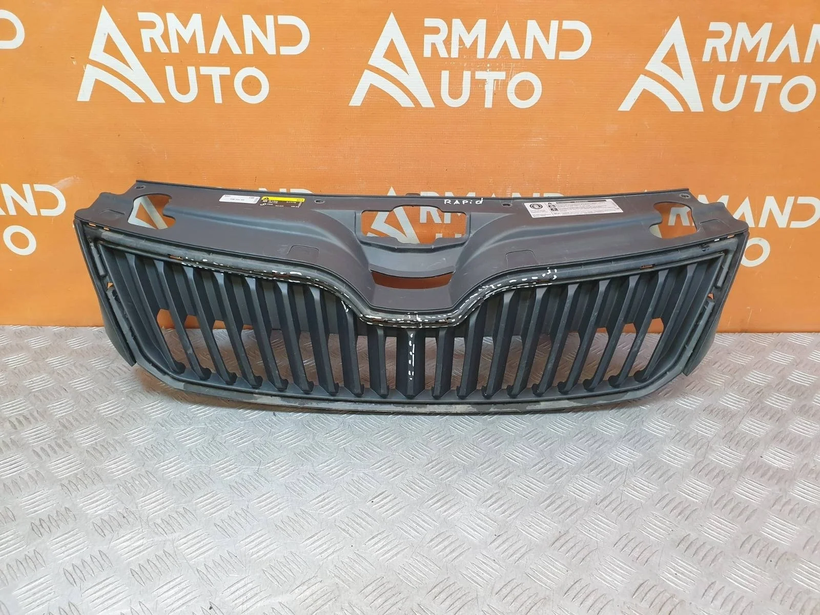Решетка радиатора Skoda Rapid 2014-2020