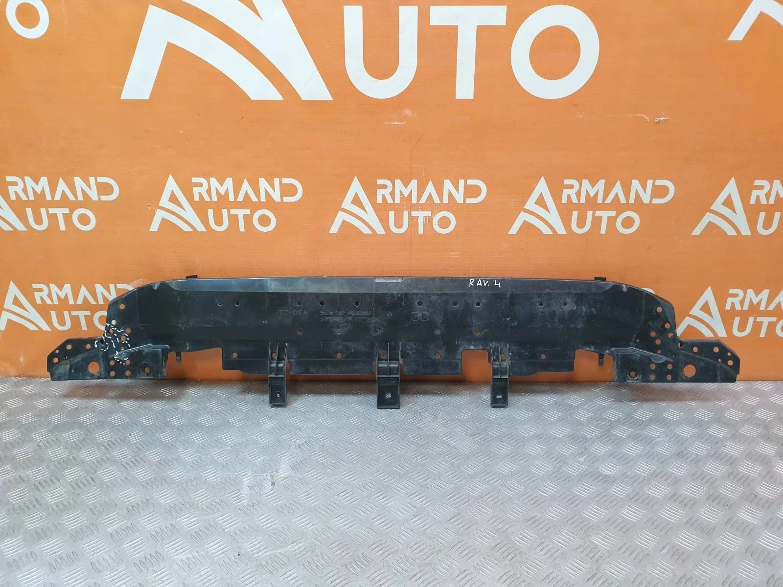 Кронштейн бампера Toyota RAV4 2018-нв 5 XA50