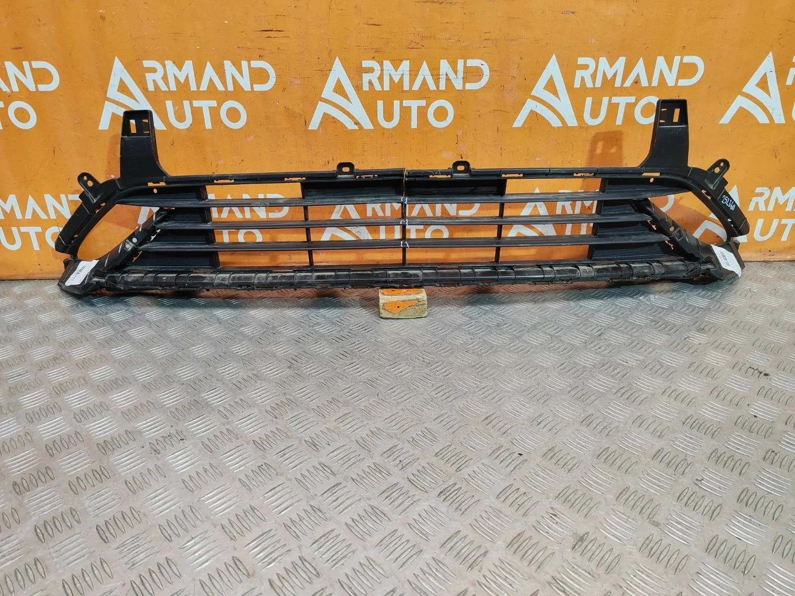 Решетка бампера Kia K5 2020-нв 3