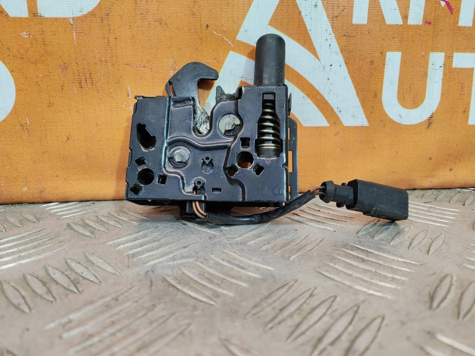 Замок капота Skoda Kodiaq 2016-нв