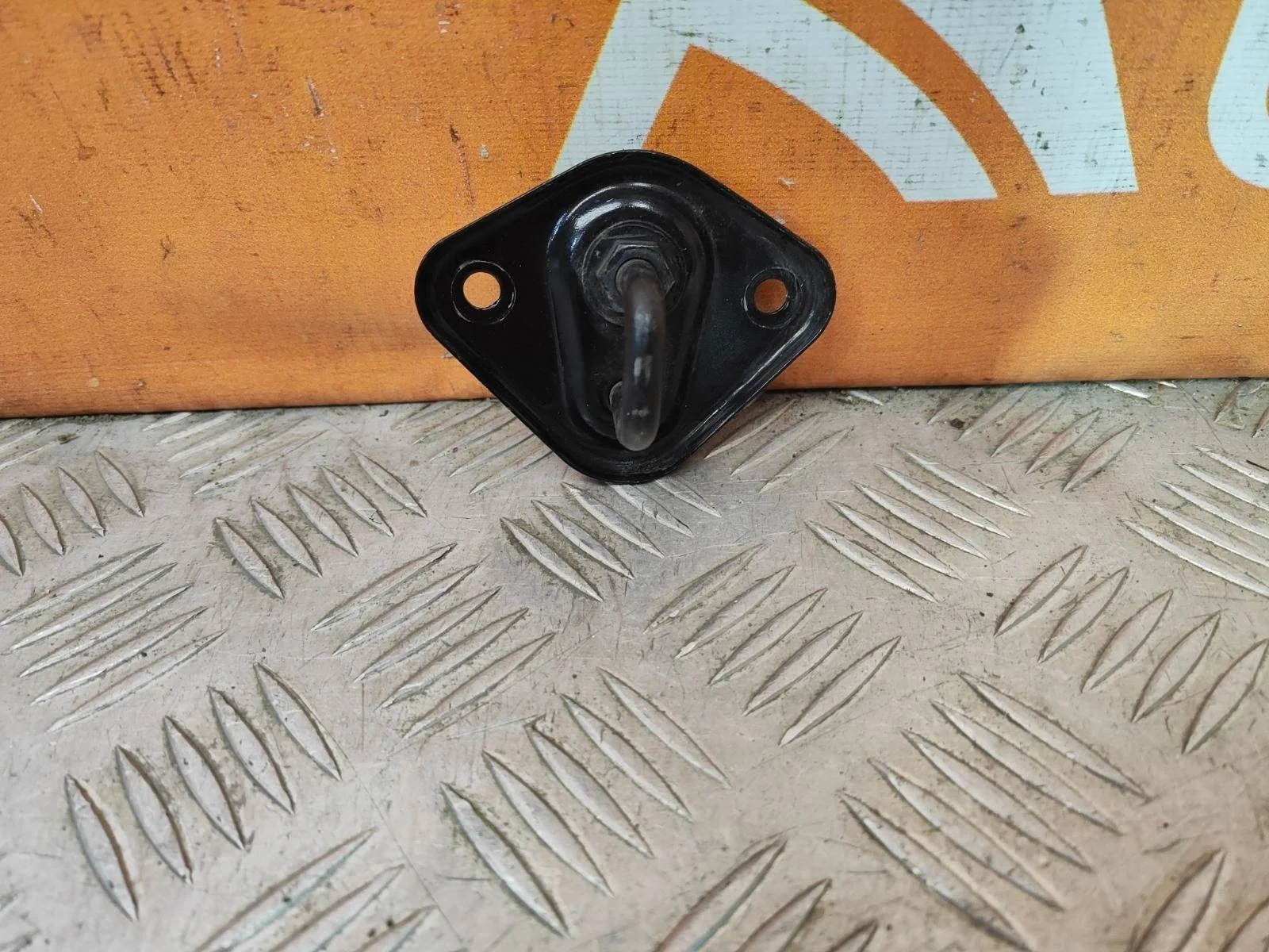 Петля замка капота Mercedes -Class 2009-2016 W212, S212, C207