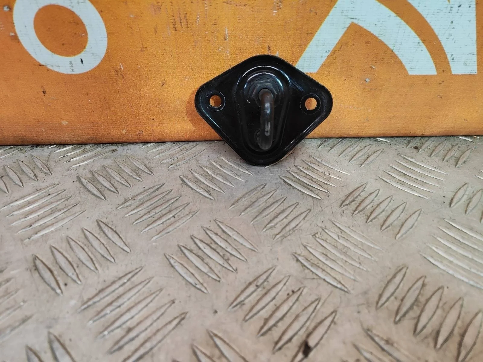 Петля замка капота Mercedes -Class 2009-2016 W212, S212, C207