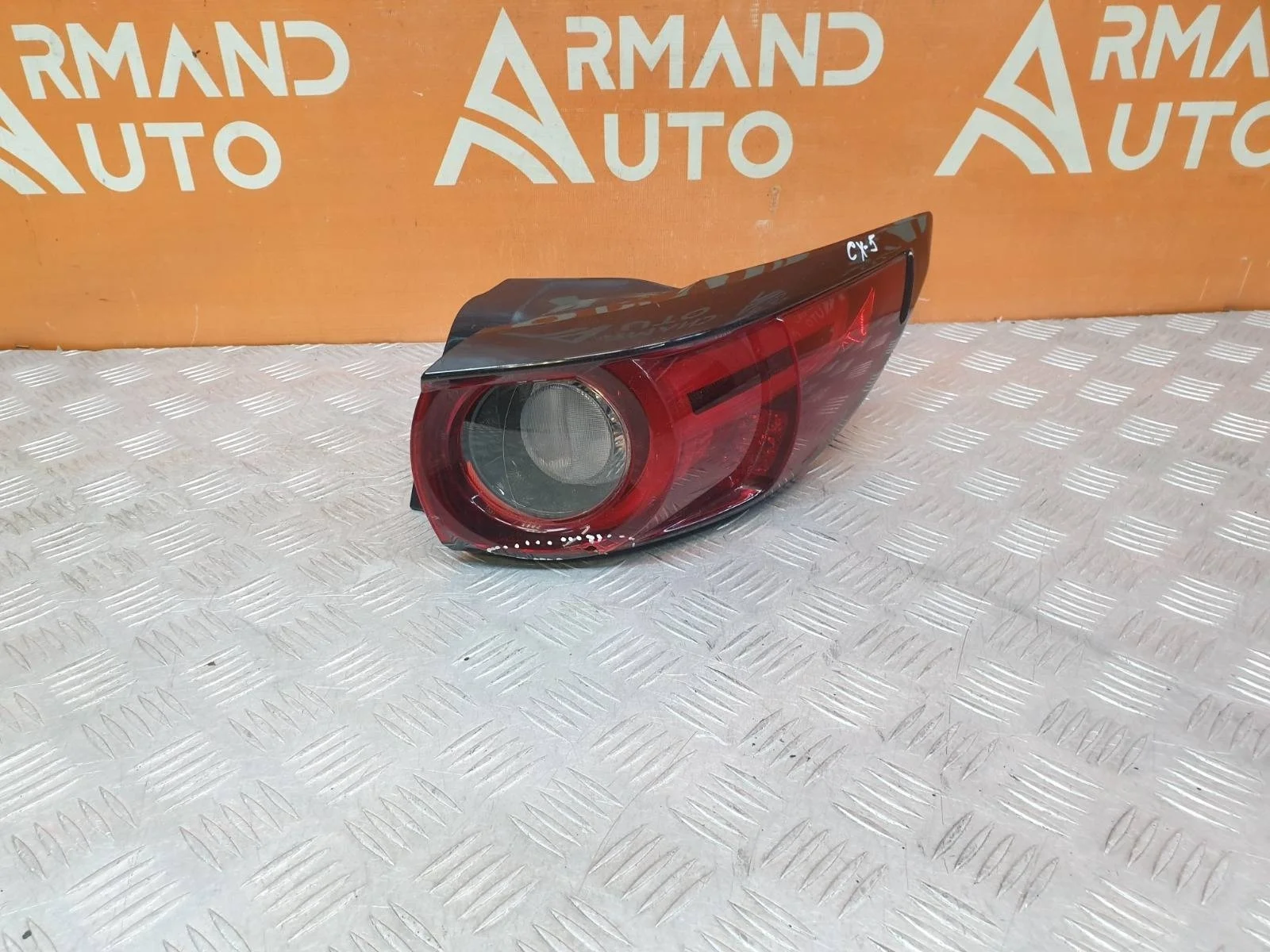 Фонарь внешний Mazda CX-5 2017-нв