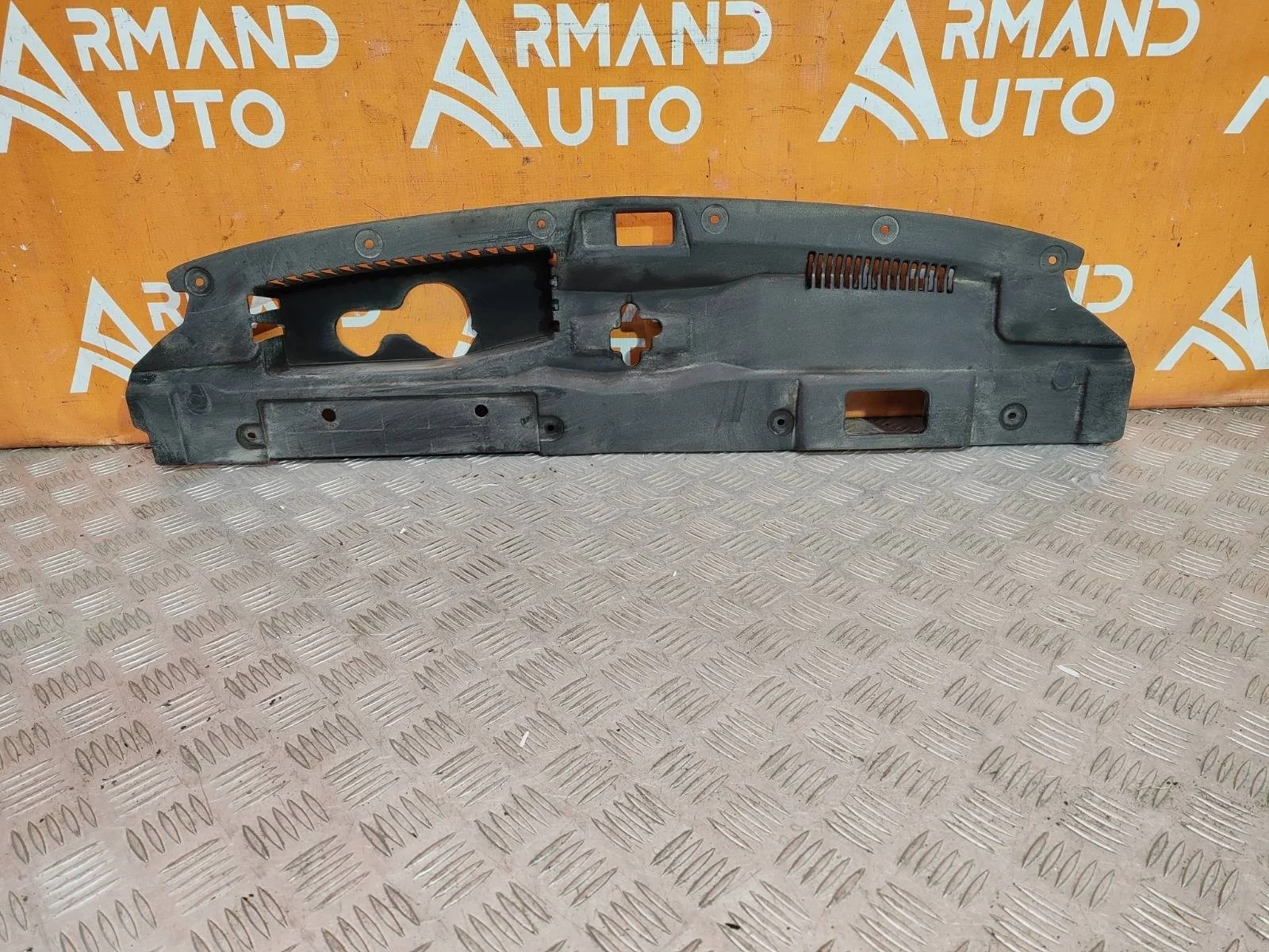 Кожух замка капота MItsubishi Outlander 2012-нв 3