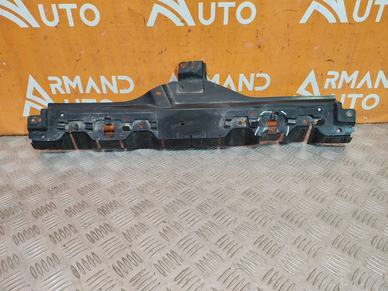 Панель передняя (суппорт радиатора) верхняя Toyota Land Cruiser Prado 2017-нв 150