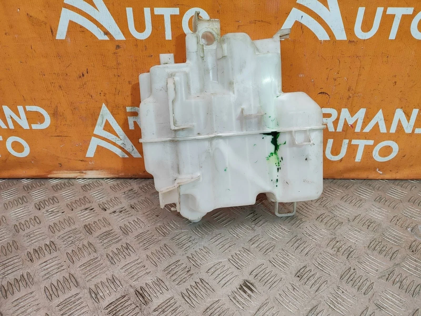 Бачок стеклоомывателя Mazda 6 2012-нв 3 GJ