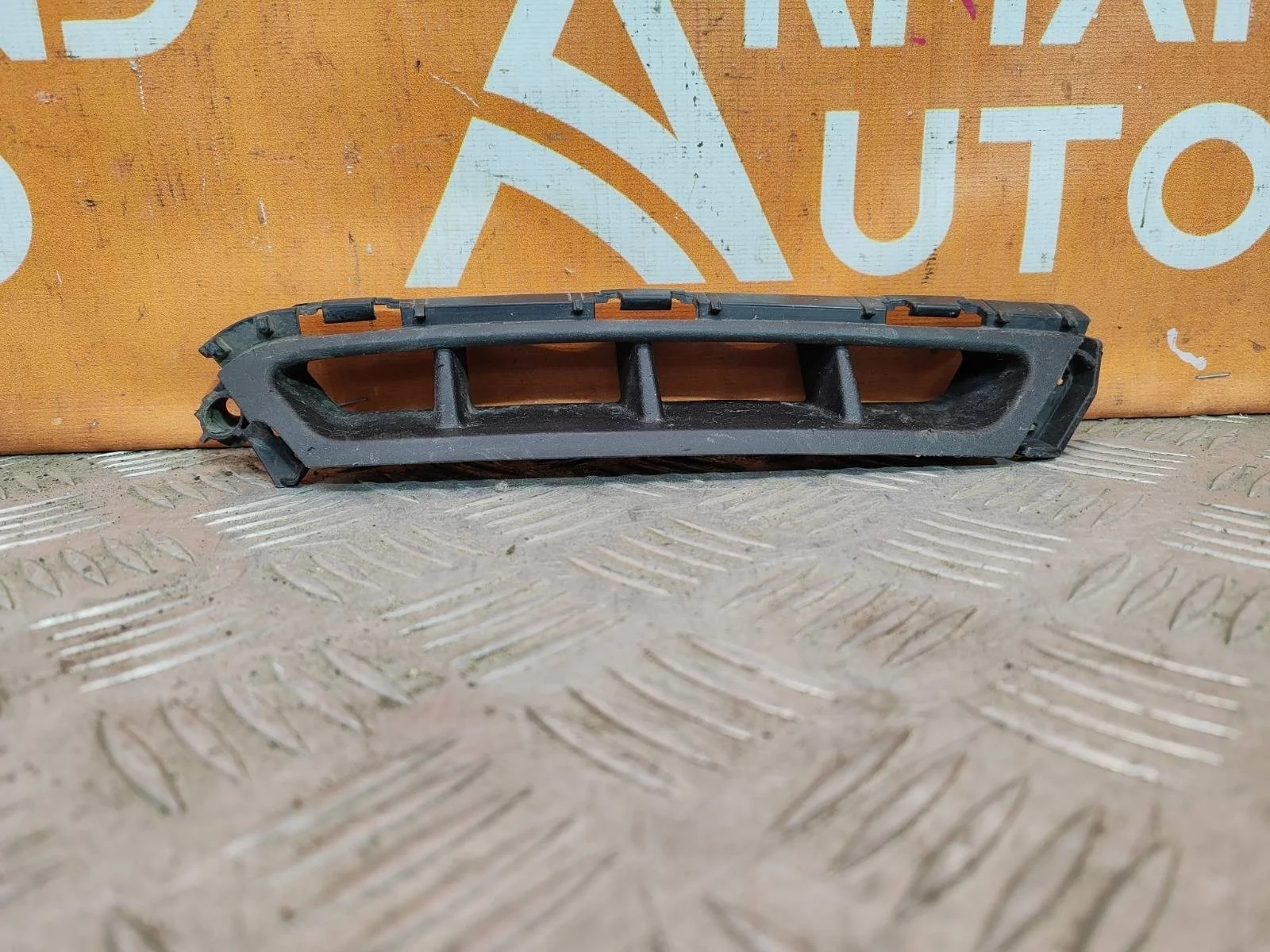 Решетка бампера Hyundai Elantra 2018-2020 6 AD