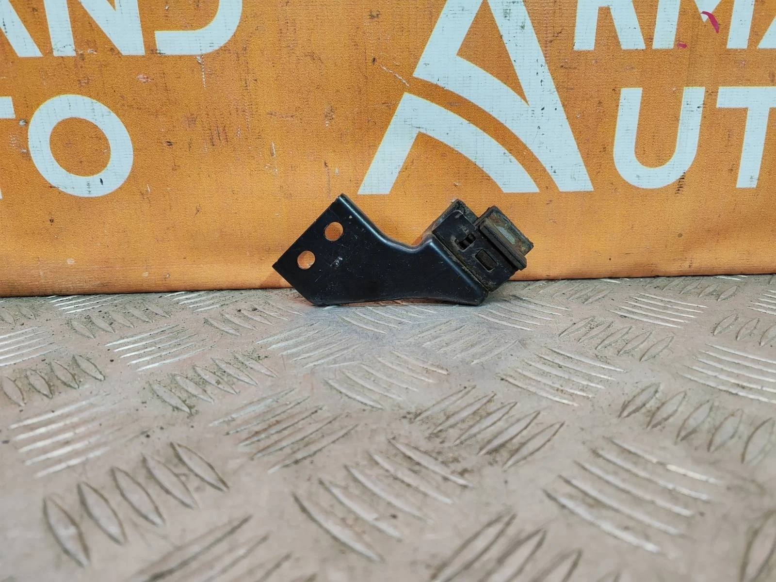 Кронштейн радиатора кондиционера Toyota Land Cruiser Prado 2009-нв 150