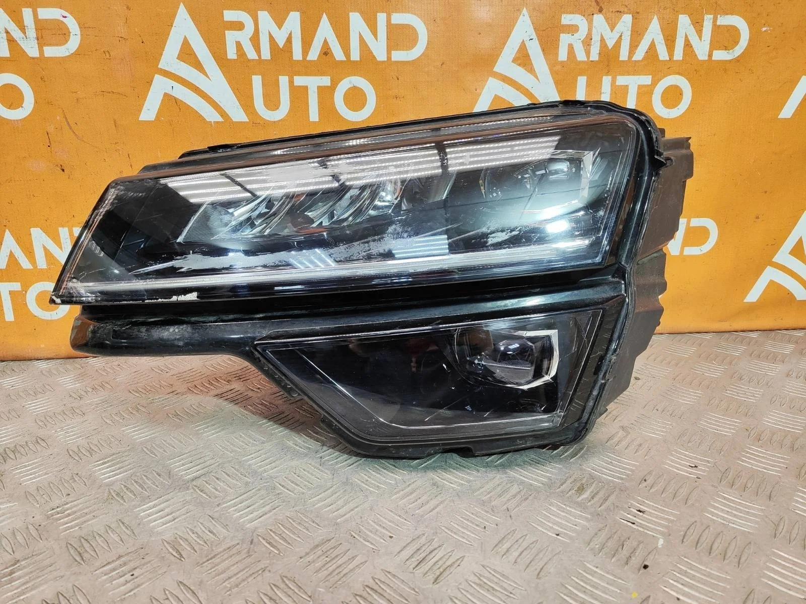 Фара Skoda Karoq 2017-нв