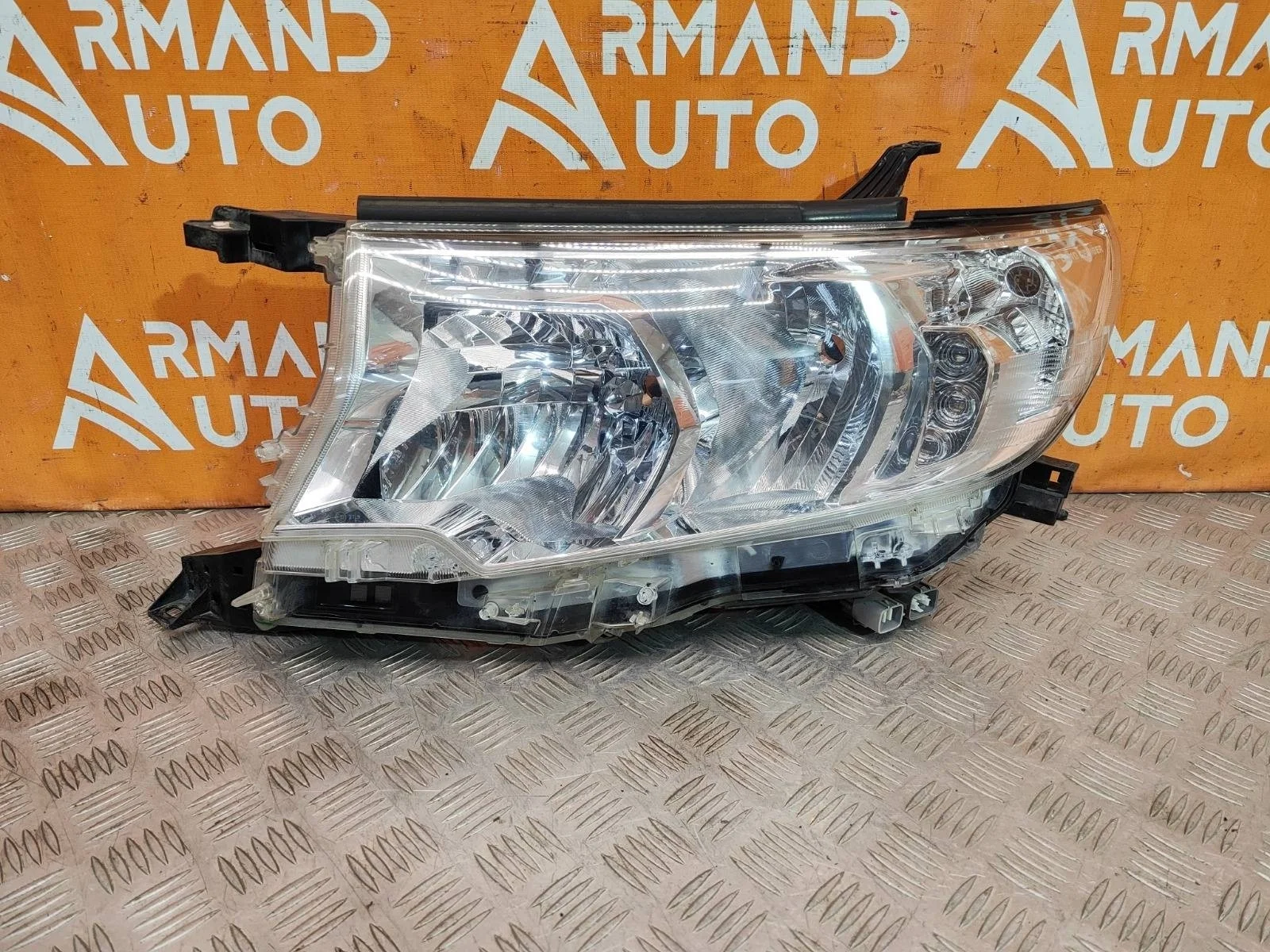 Фара Toyota Land Cruiser Prado 2017-нв 150