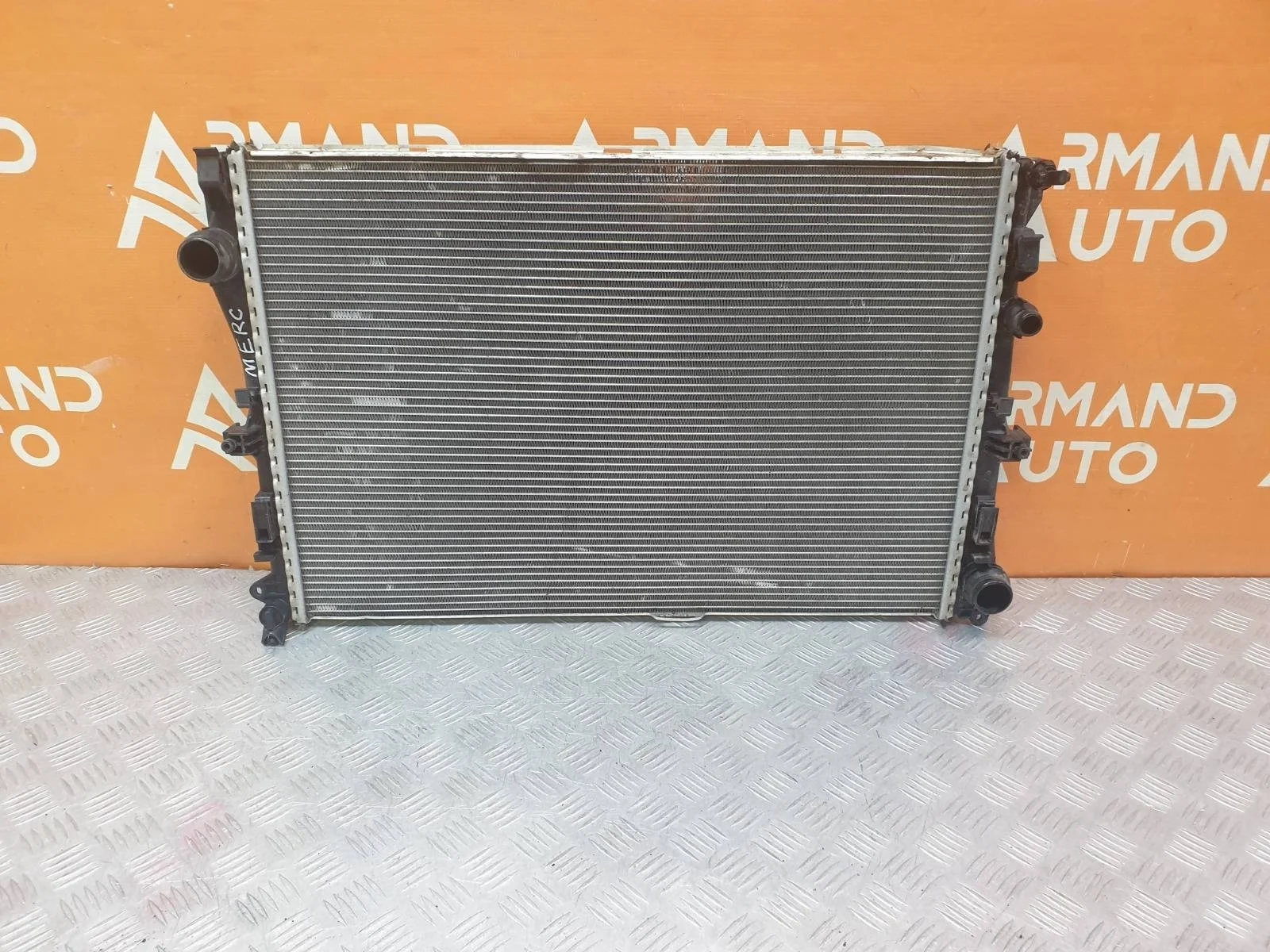 Радиатор двигателя (двс) Mercedes -Class 2014-2021 W205