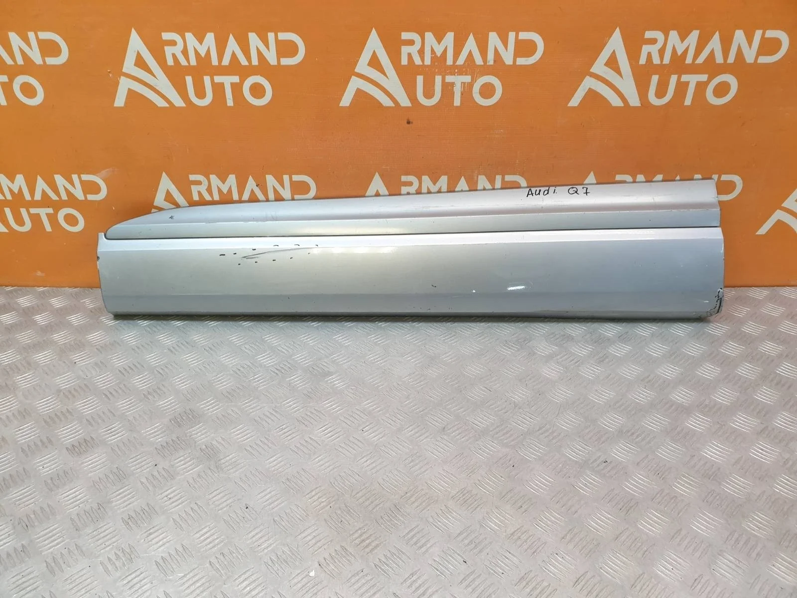 Молдинг двери Audi Q7 2015-2020 4M