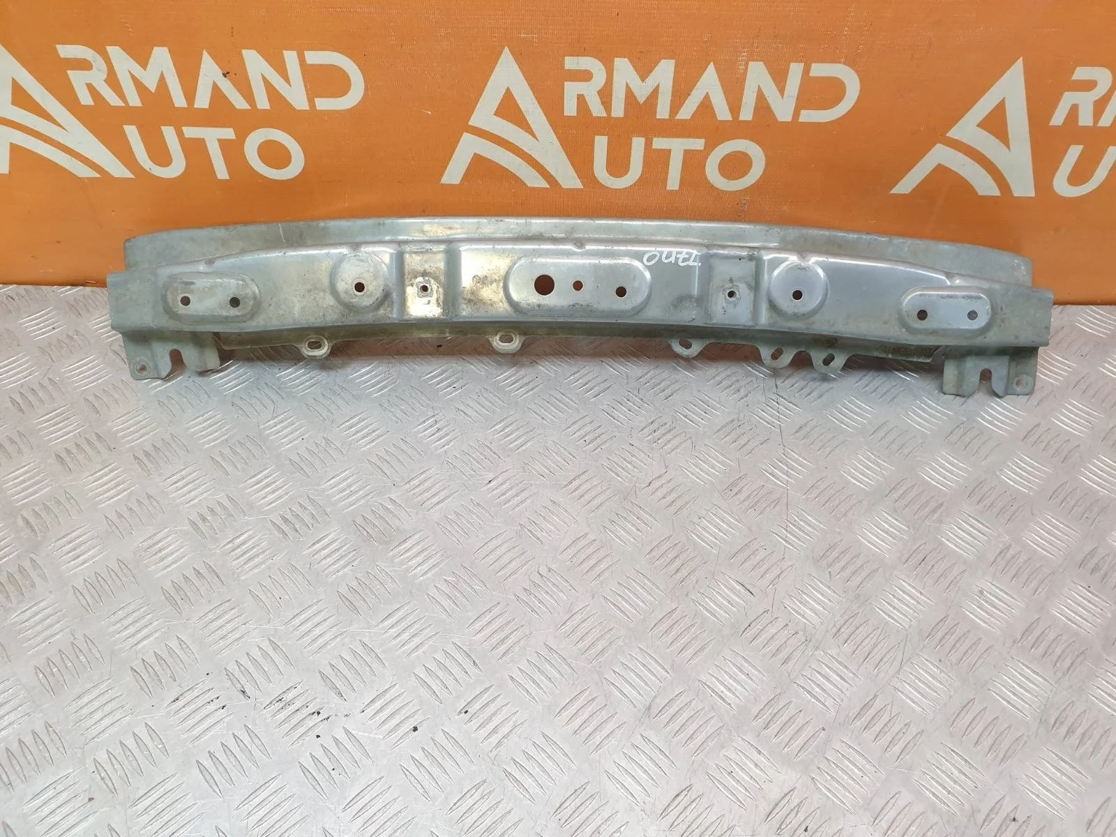 Усилитель бампера верхний Mitsubishi Outlander 2015-нв 3